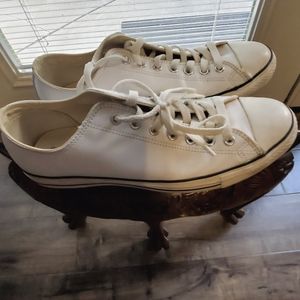 White men leather Converse size 11